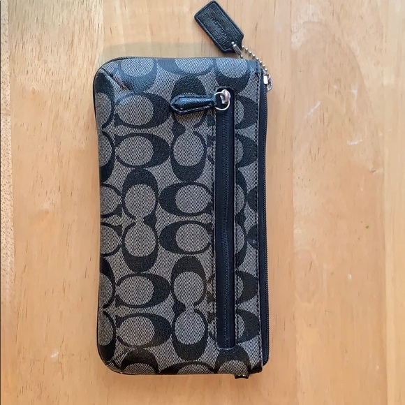 Coach wallet 7” x 3.5” - Picture 6 of 8